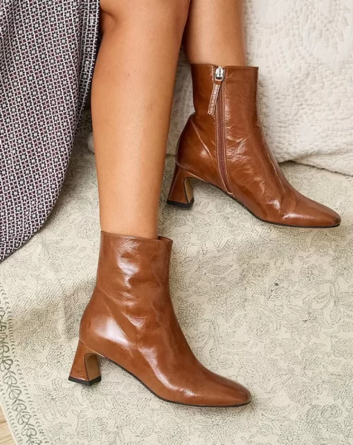Polin et moi | Patent Leather Rihanna Ankle Boots